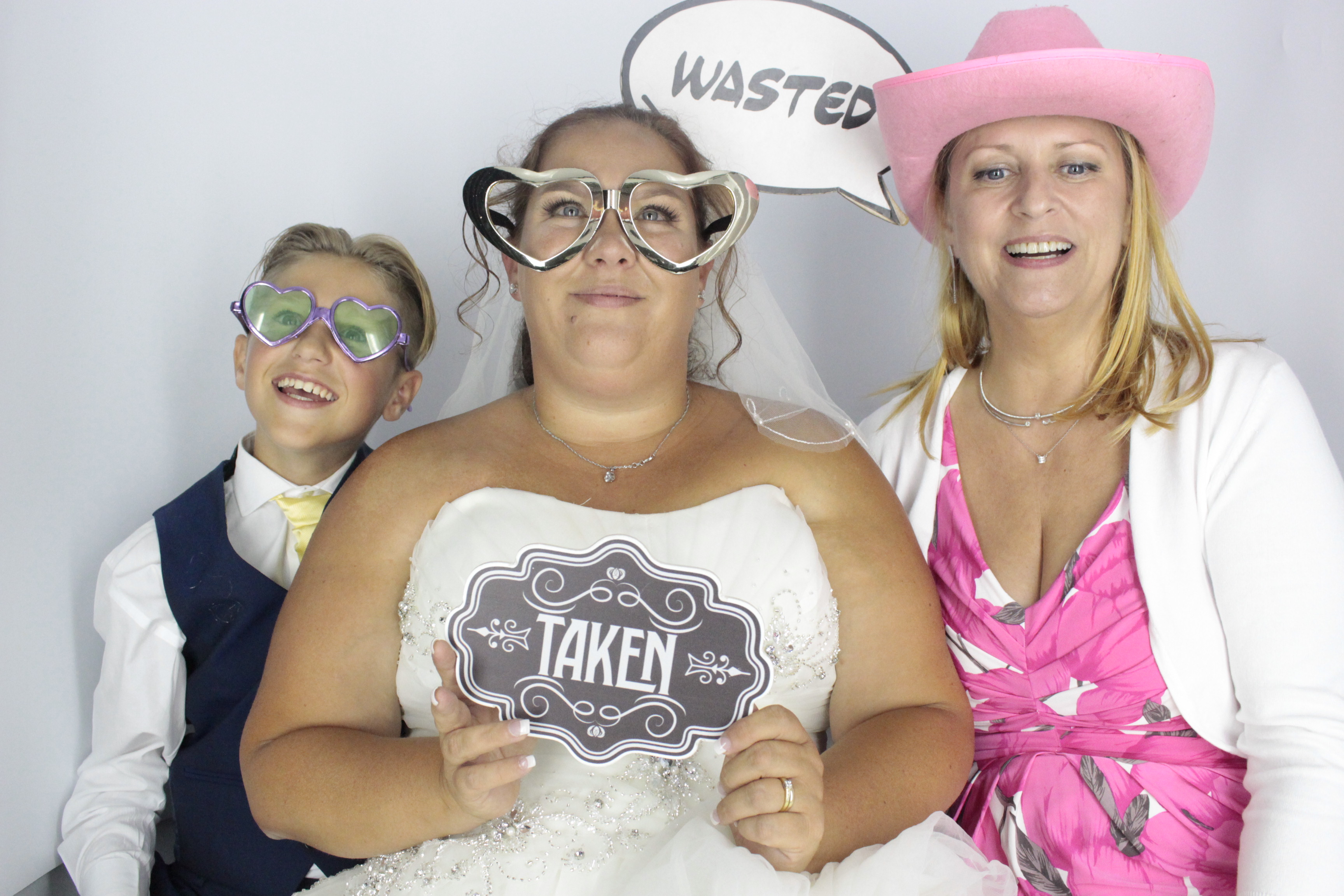  Heather & Daniel's Wedding | View more photos from the event at gallery.myphotoboothexperience.co.uk/u/MyPhotoBoothExperienceLtd/Heather-Daniels-Wedding